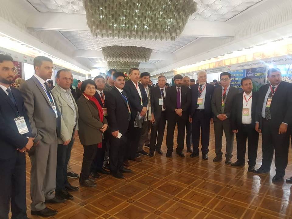 اشتراک غضنفربانک در کنفرانس تجارتی میان تاجیکستان وافغانستان